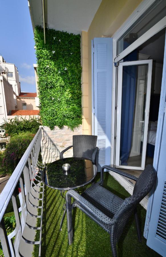 De Provence 3*